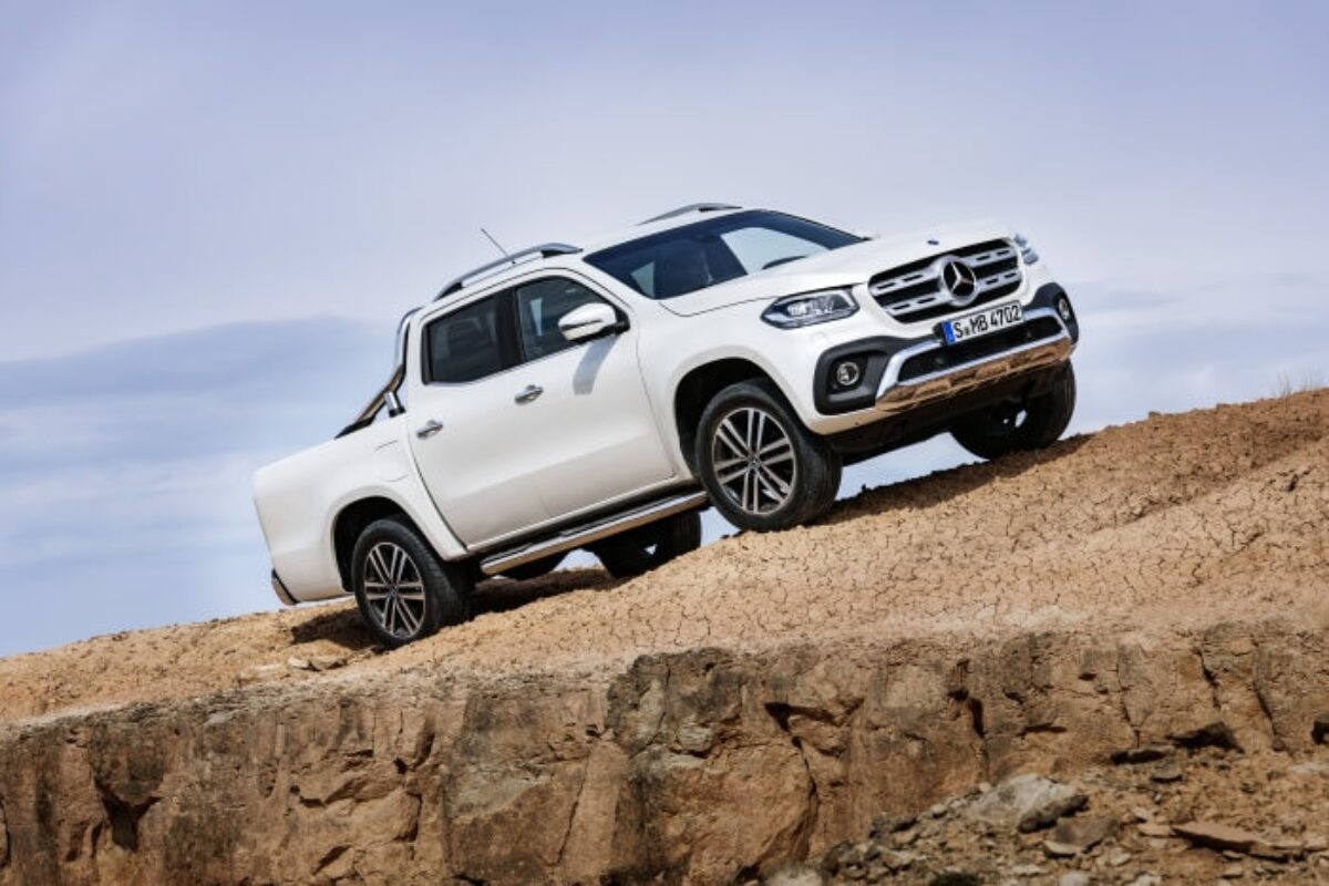 MB X Class front e1500574560358