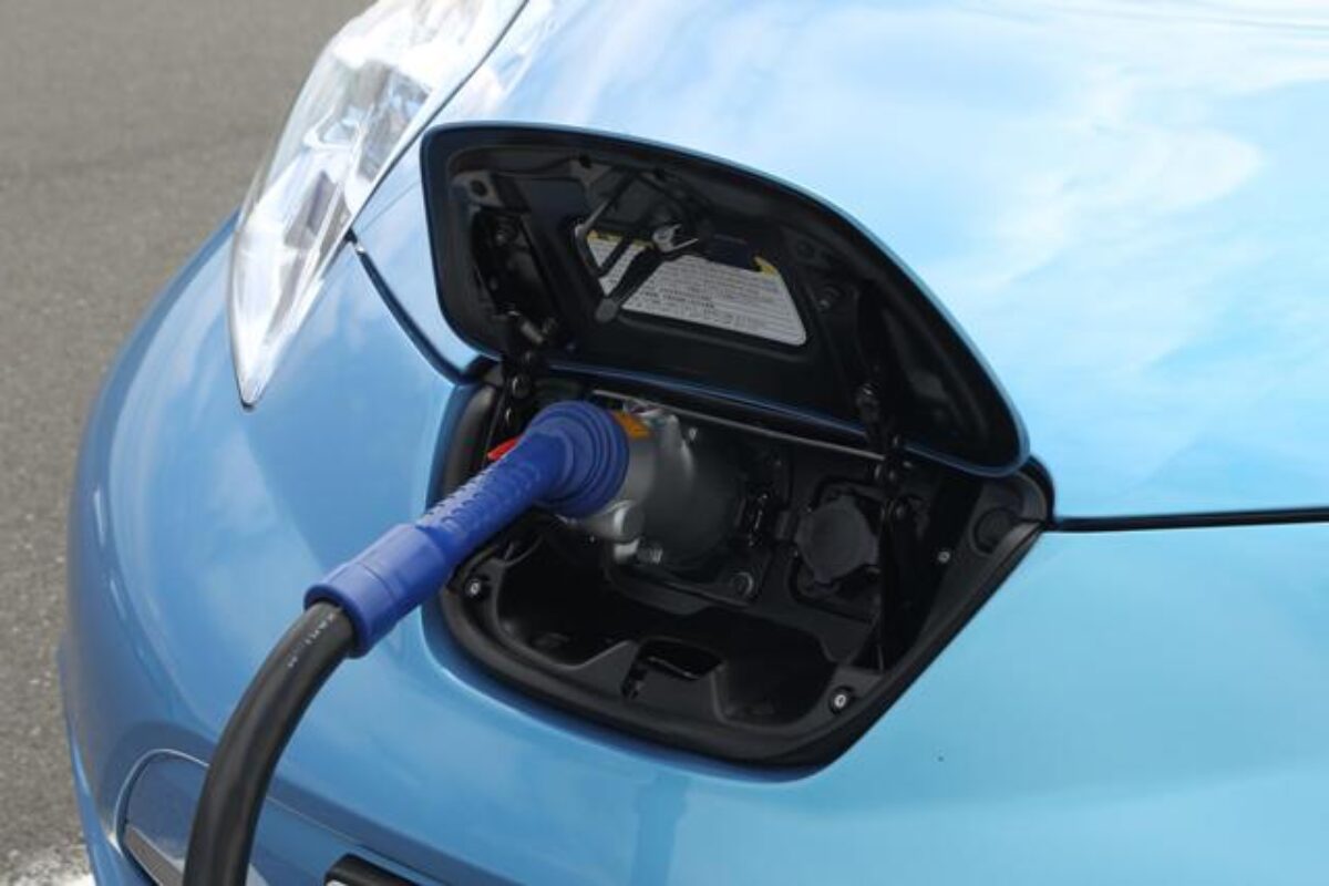 Nissan LEAF charging MED