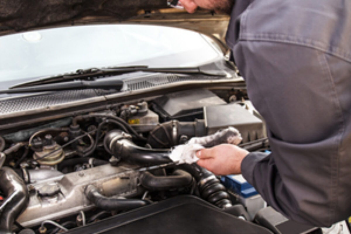 Oil_check_maintenance