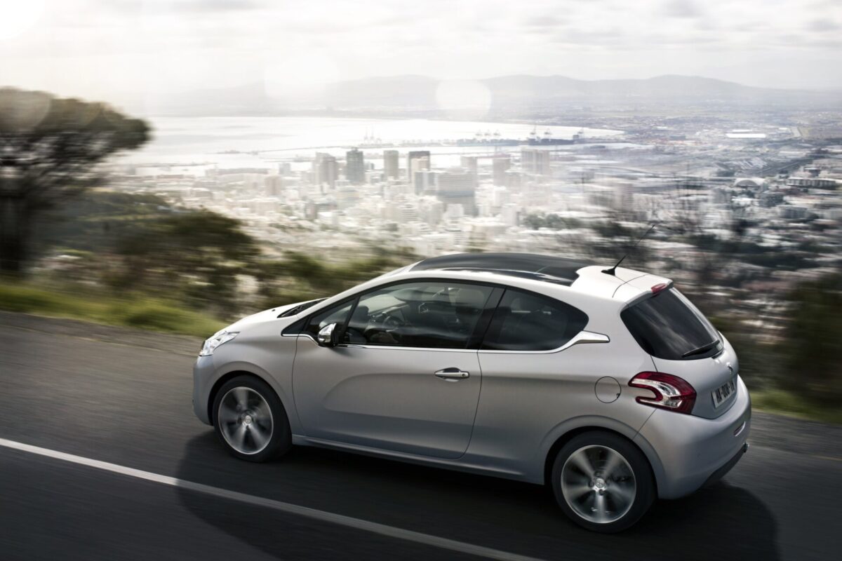 Peugeot 208 bay