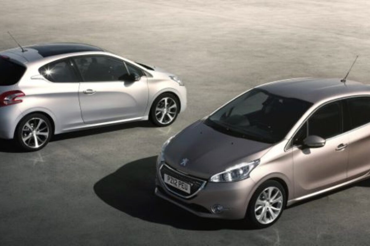 Peugeot 208 duo static UK