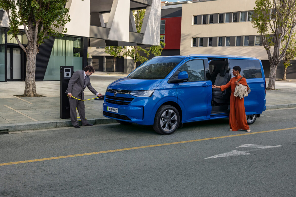 Shuttle-BEV-Model-shown-is-not-UK-specification-and-features-optional-extras