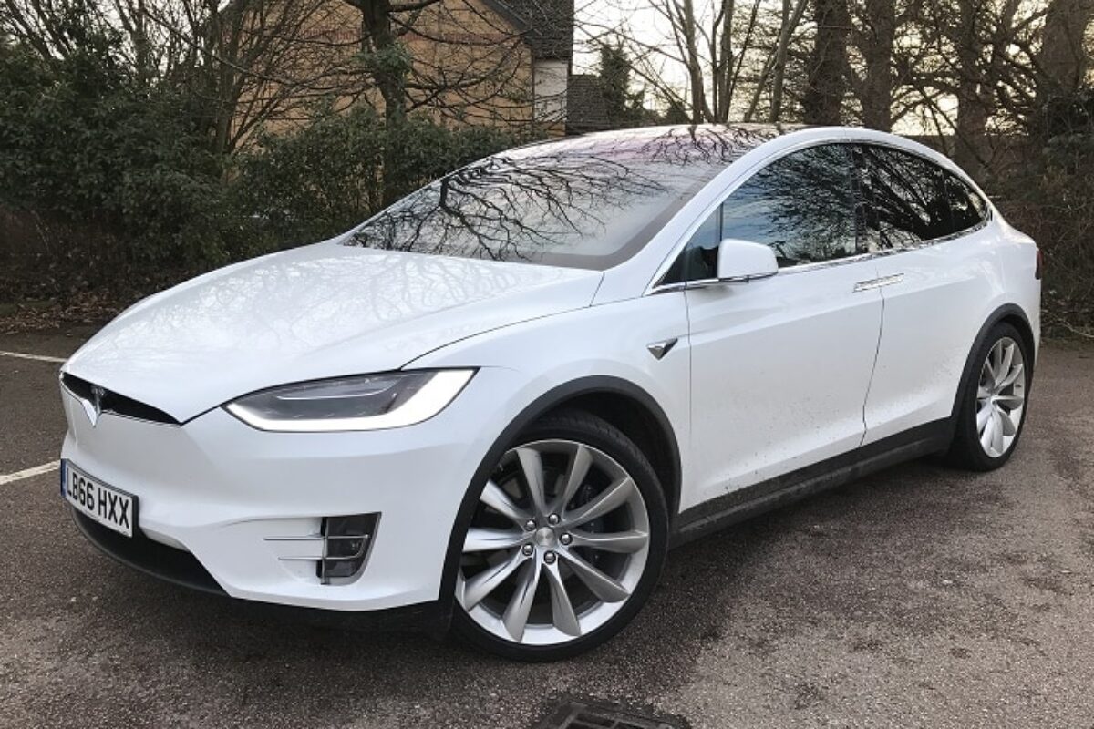Tesla Model X frontal