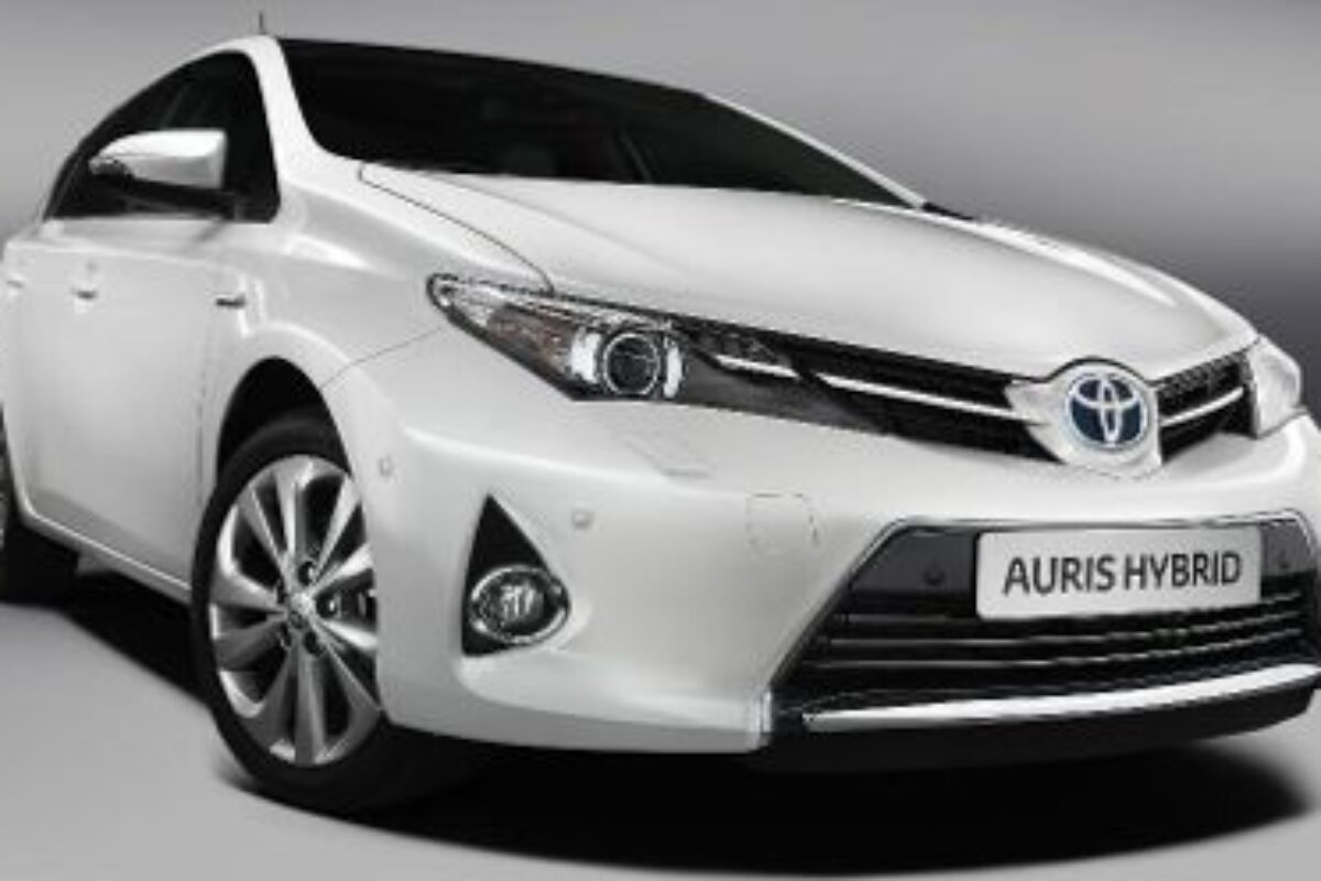 Toyota Auris MY13 studio
