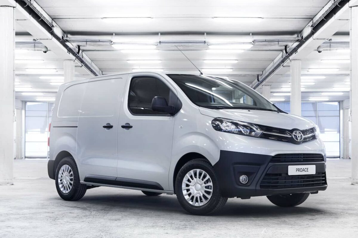 Toyota PROACE VAN compact 04 2016_15