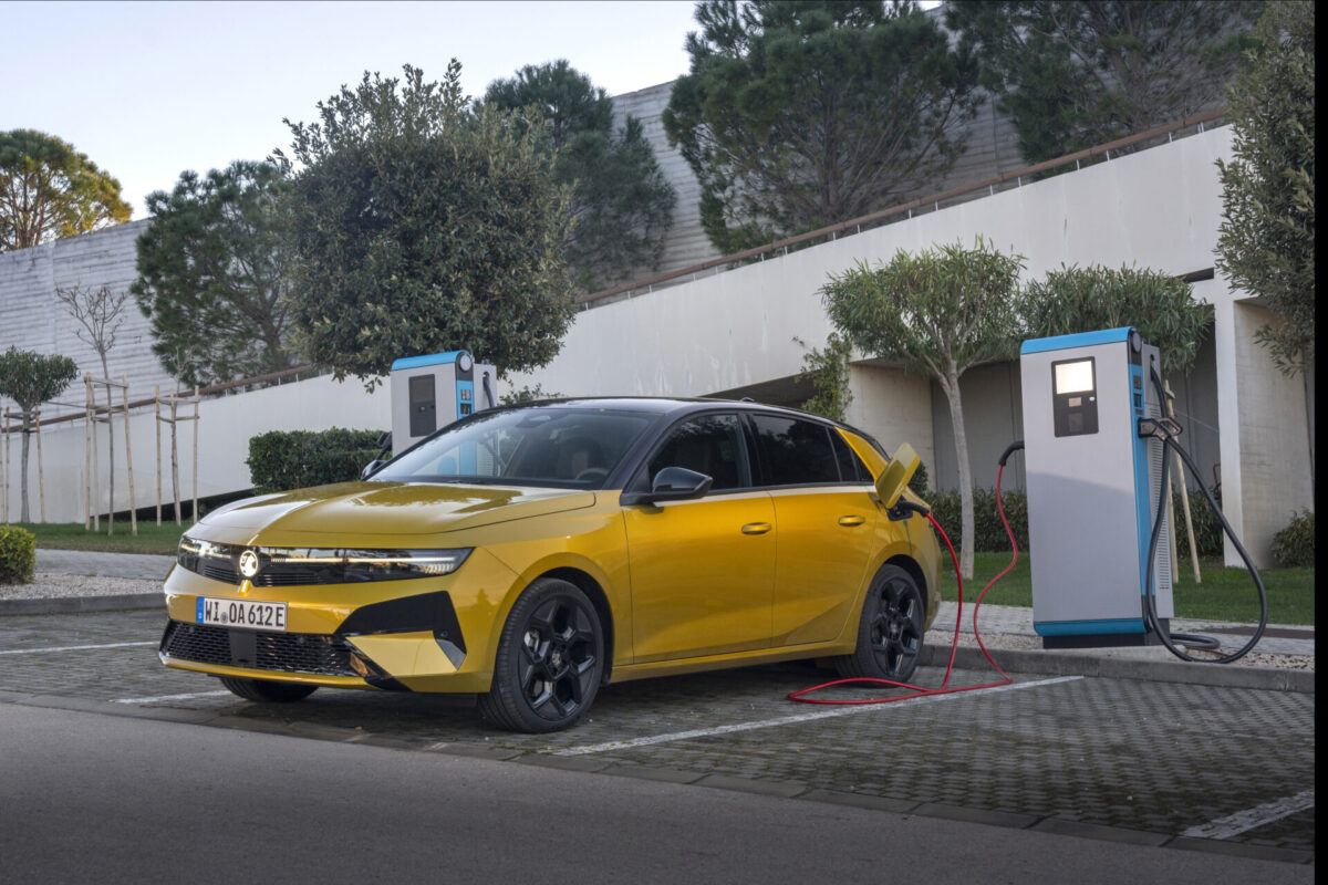 VauxhallAstraPlug-inHybrid-charging