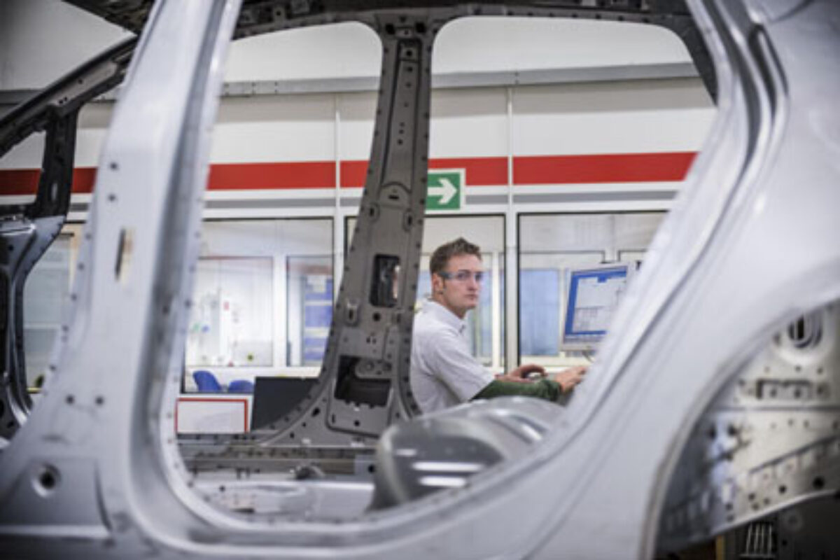Vauxhall_plant_leaders_offer_inspirational_approach_to_manufacturing_at_Birmingham_Skills_Show