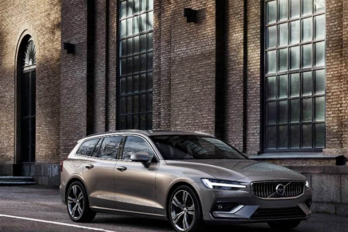 Volvo V60 exterior front three quarters