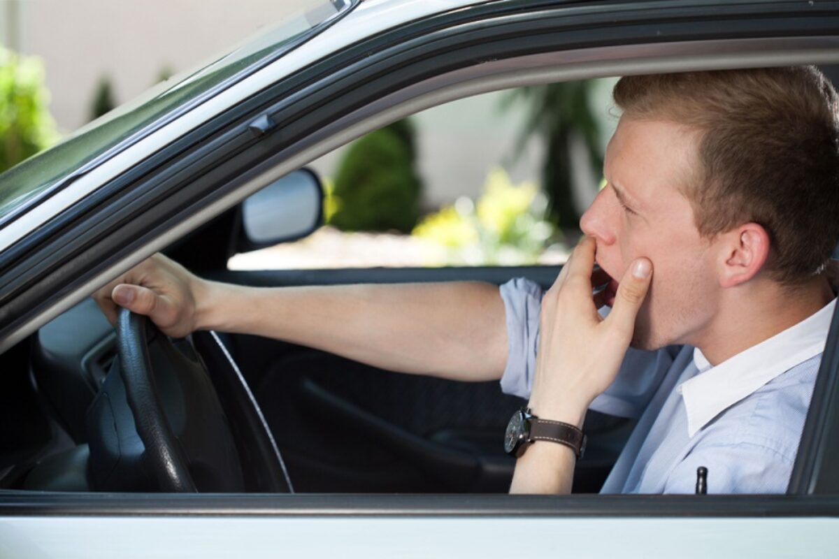 shutterstock 200736803 sleepy driver