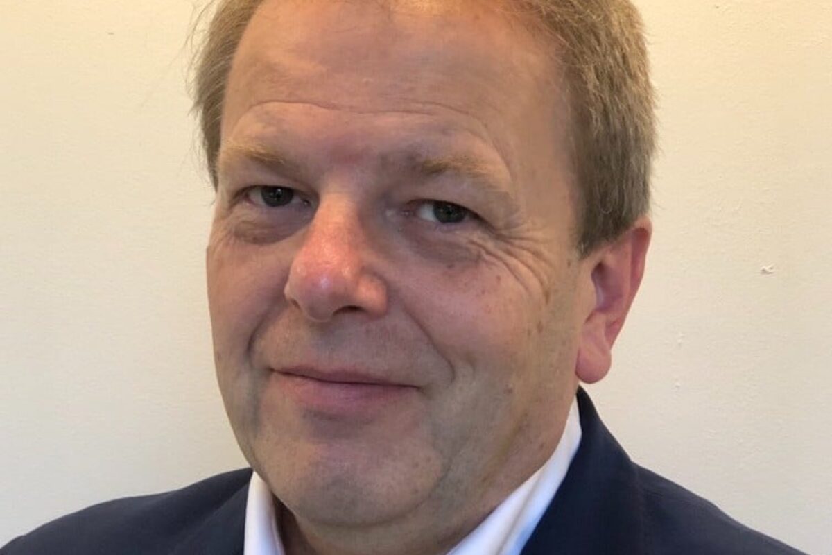 steve pinchen sales director licence bureau 2