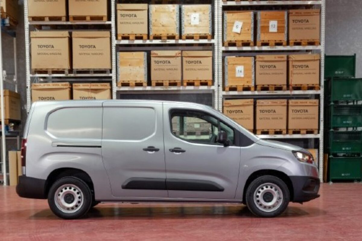 toyota-proace-city-lwb-08-1-1000x750-1